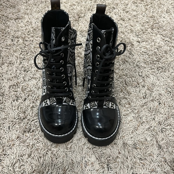 Worn once size 39 - Picture 3 of 3